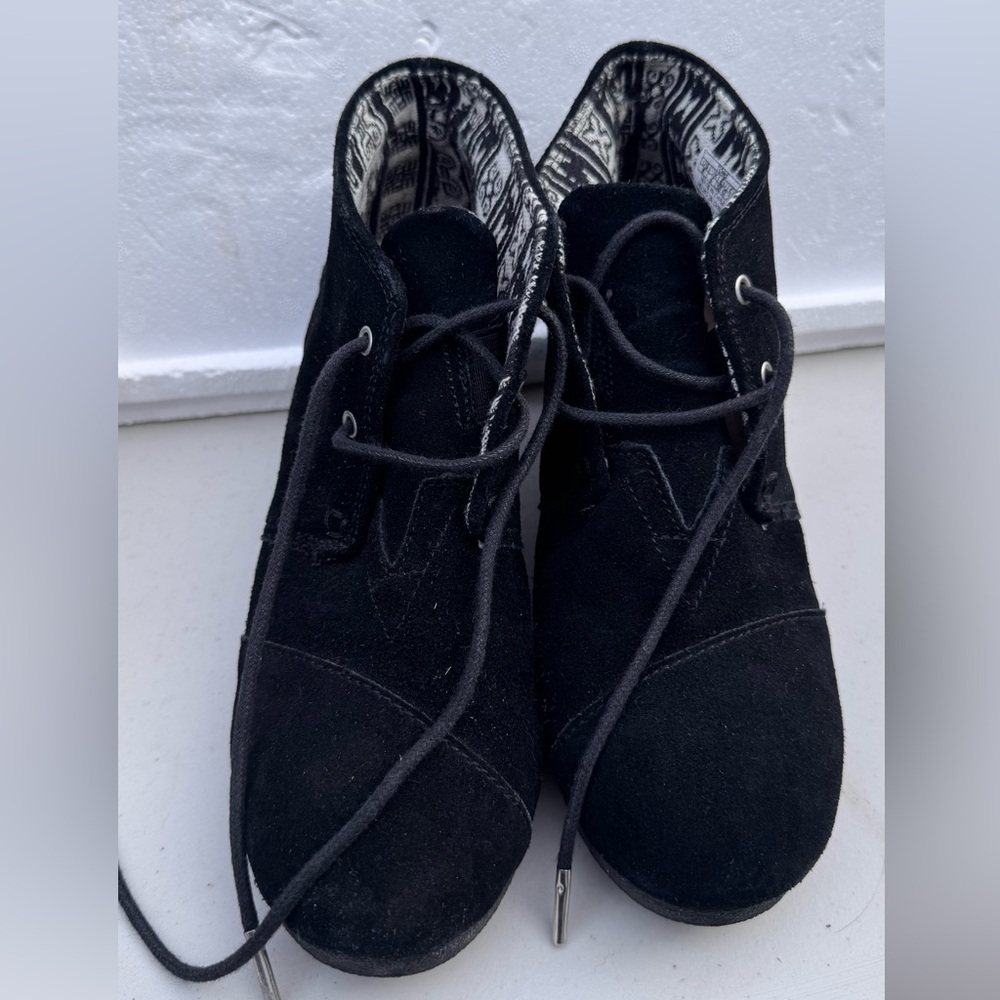 Toms Suede Black Lace-Up Booties